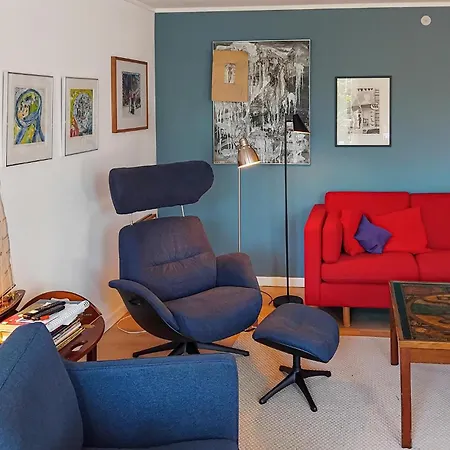 2 Bedroom Gorgeous In Semesterbostad *
