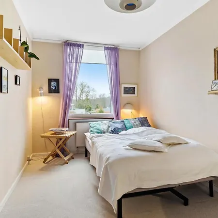 2 Bedroom Gorgeous In *