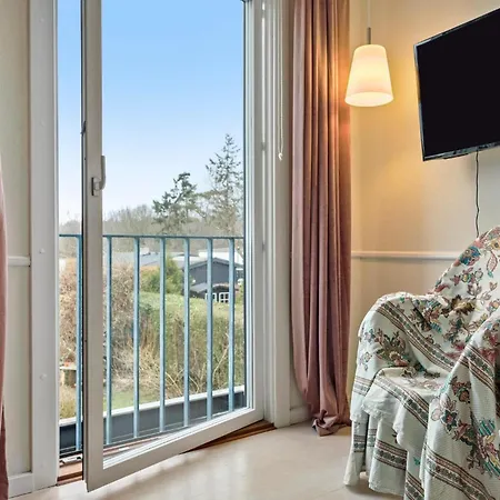 2 Bedroom Gorgeous In Semesterbostad Espergærde
